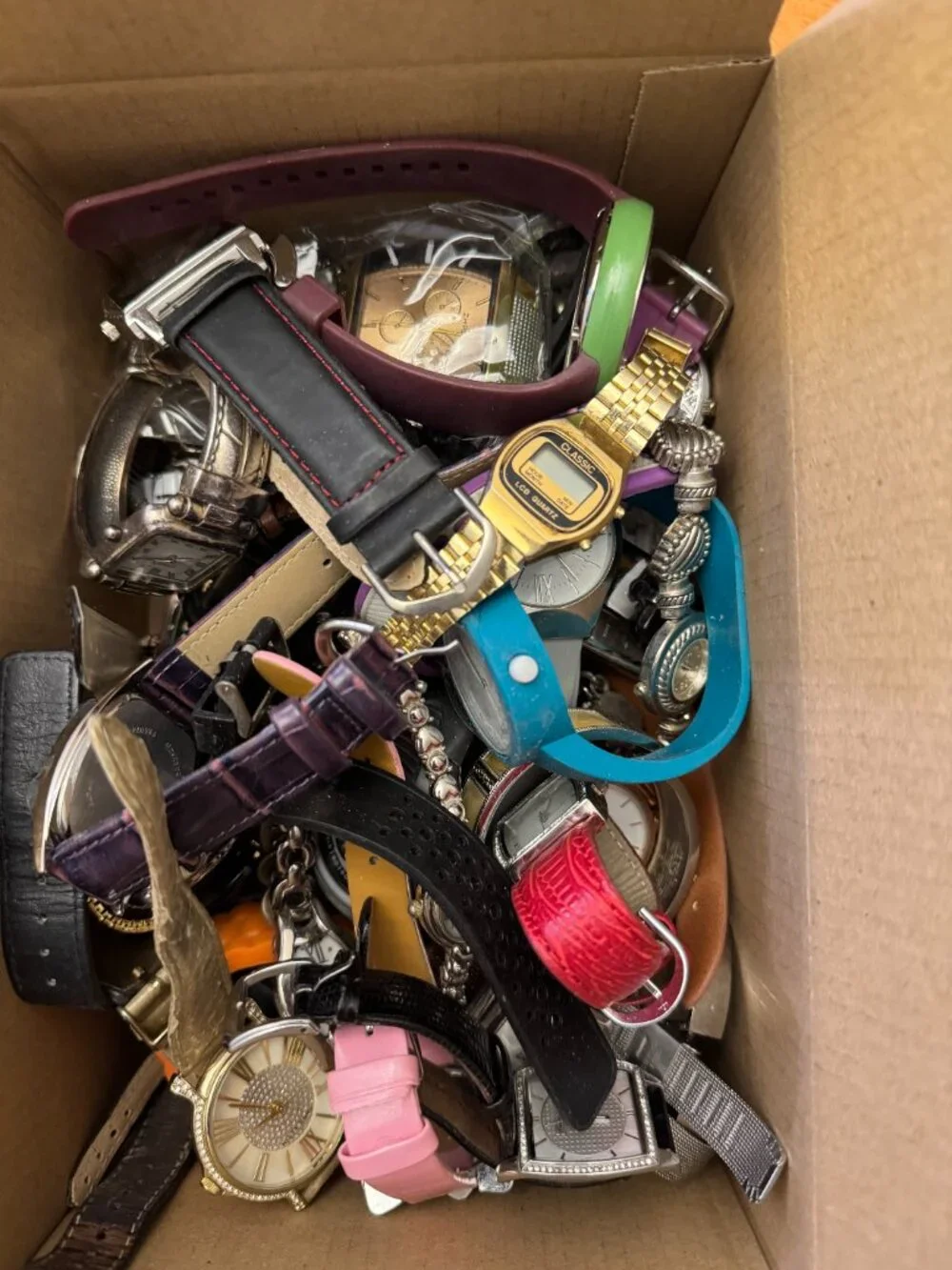 Bulk Watch Lot 4.5 LBS Mixed Vintage Modern Watches Reseller Parts Repair